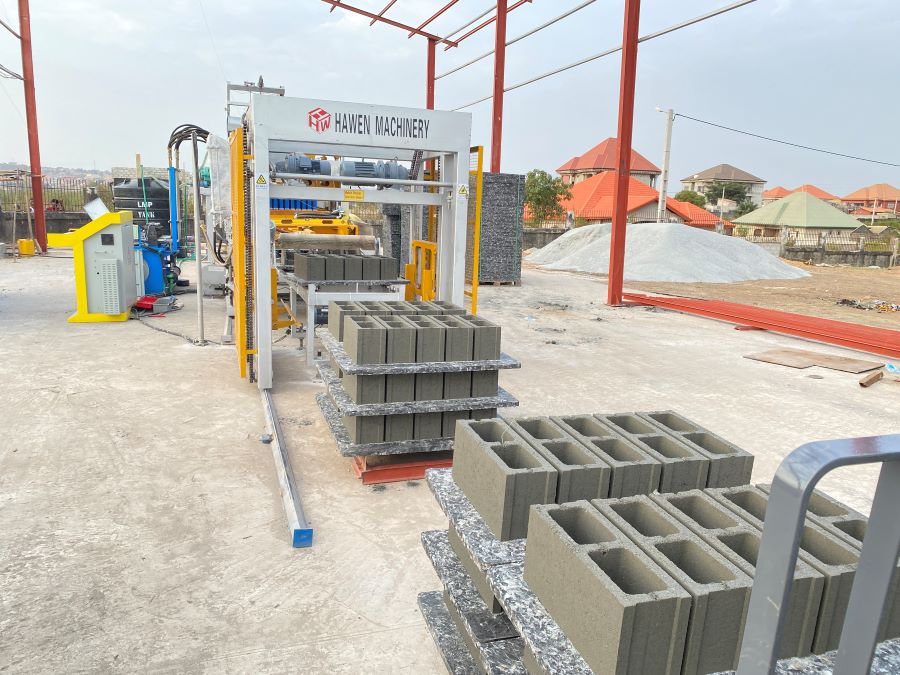 QT4-15 Automatic paver block production line in Guinea West Africa.