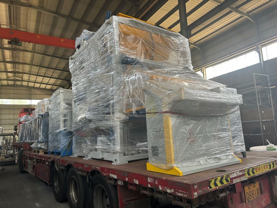 packing of block making machine.jpg