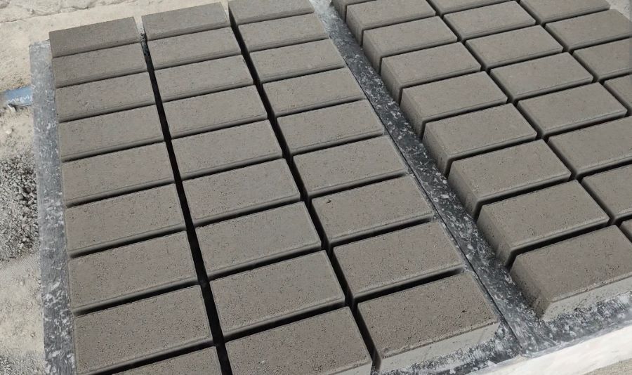 Holland paver.jpg