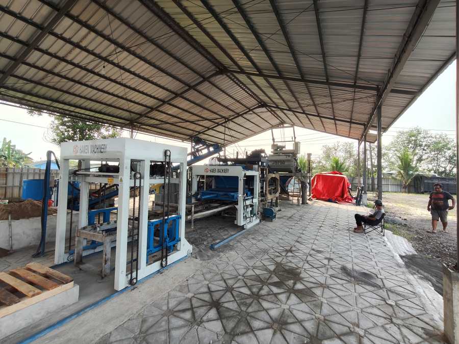 QT7-15block making plant.jpg
