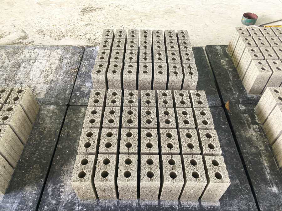 Two holes bricks.jpg Two holes bricks.jpg