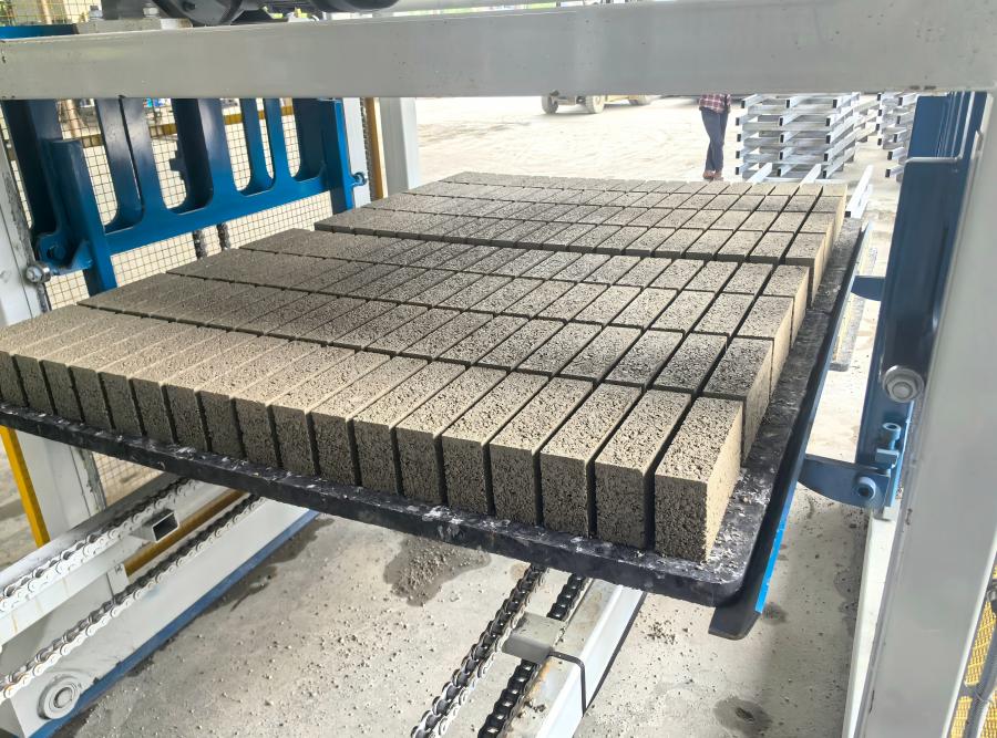 Solid bricks.jpg Solid bricks.jpg