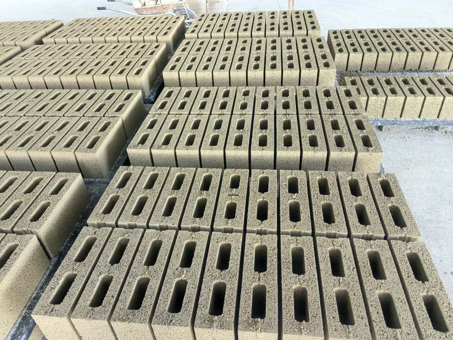 hollow block 1.jpg