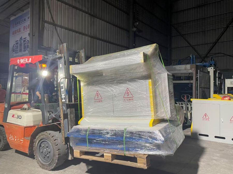 Control cabinet and mould.jpg