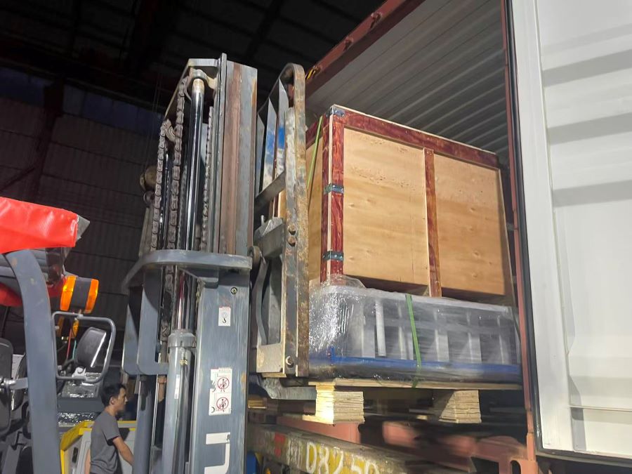 Spare parts box and mould.jpg