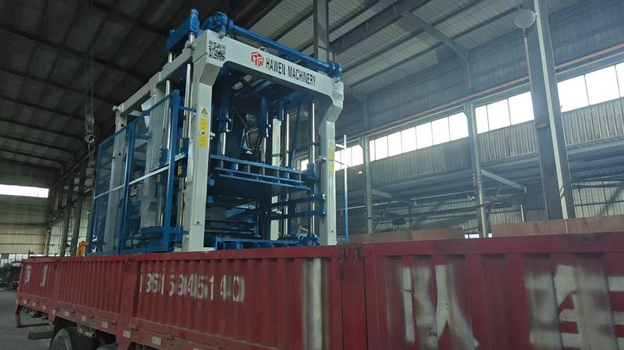 QT10-15 block  machine.jpg