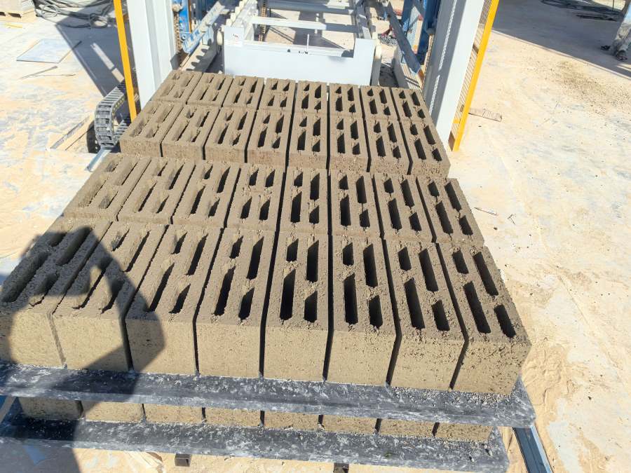Hollow block.jpg