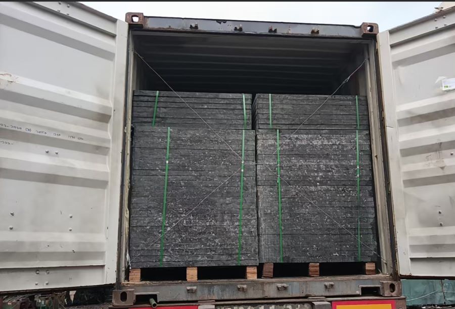 GMT pallets Container Loading.jpg