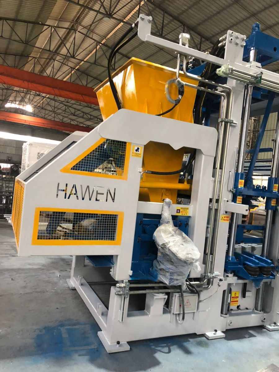 Concrete feeding cart.jpg