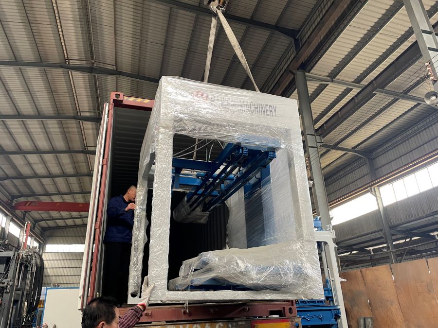 Automatic pallets provider.jpg