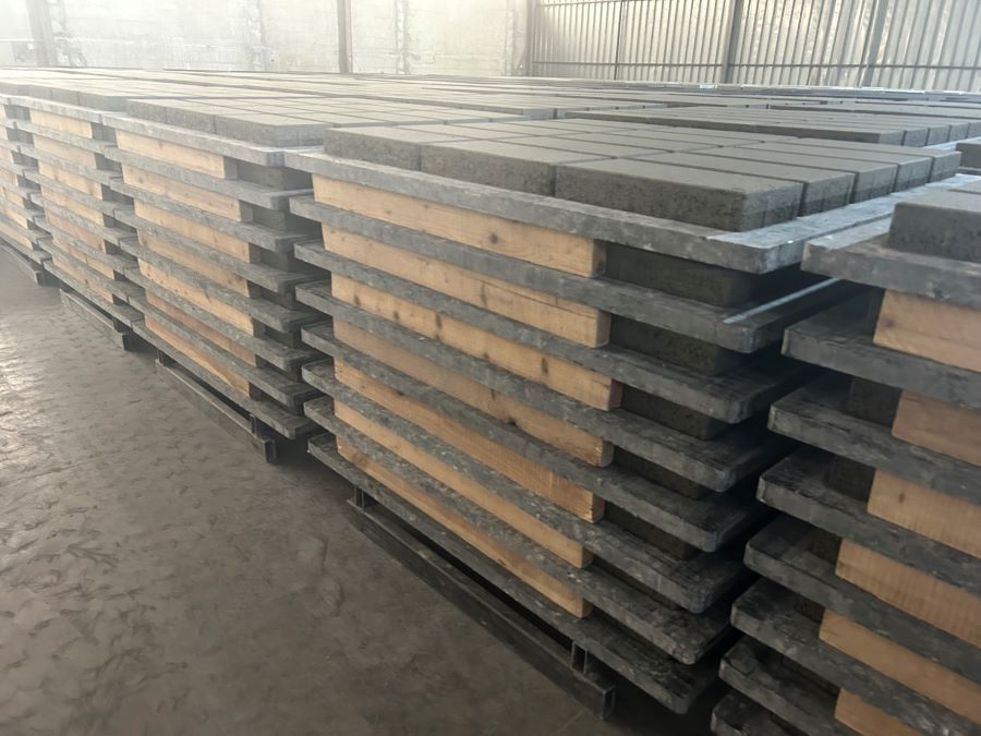 GMT Pallet for rectangle pavers production.jpg