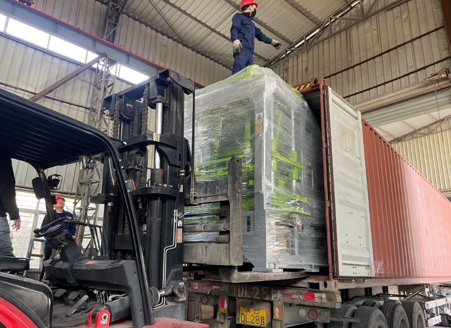 QT10-15 Brick Making Machine.jpg