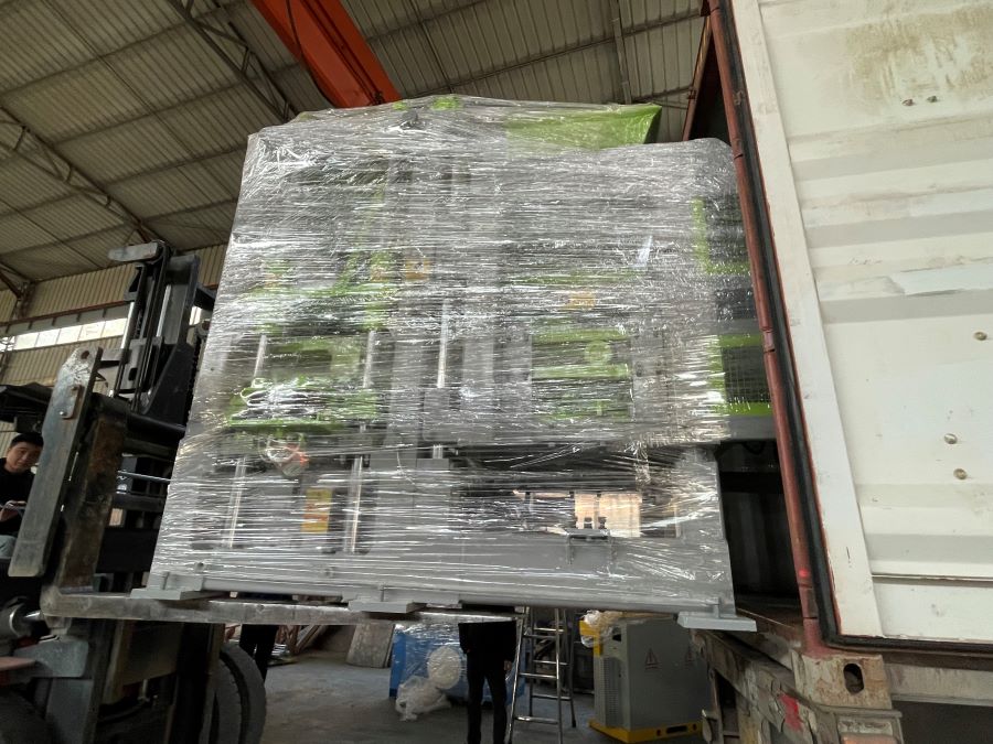 QT10-15 Brick Machine.jpg