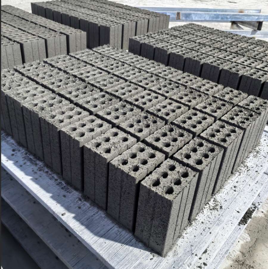 6-hole hollow brick.jpg