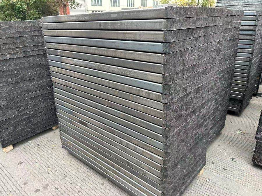 GMT pallets reinforced with “U” steel.jpg