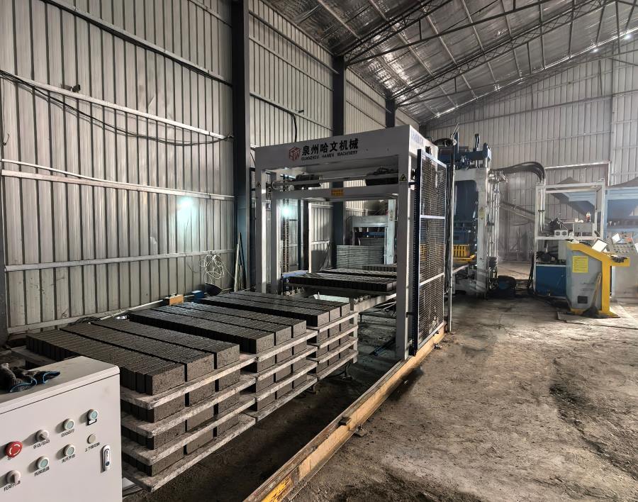 Hawen QT9-15 Automatic Brick Making Plant in Vietnam