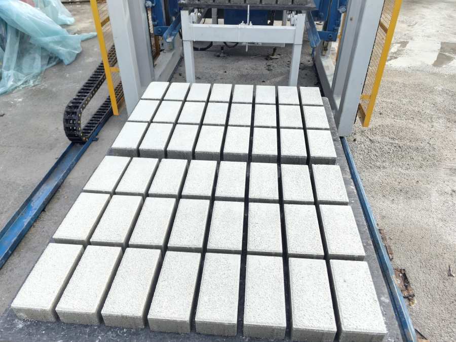 QT6-15 Block Making Plant.jpg
