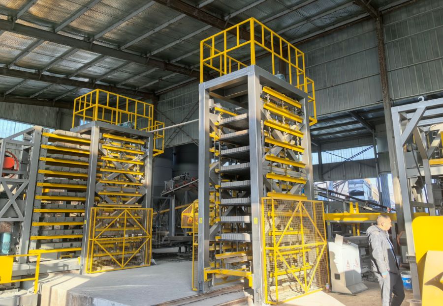 Concrete block production line layout with conveyor and handling equipment for output planning