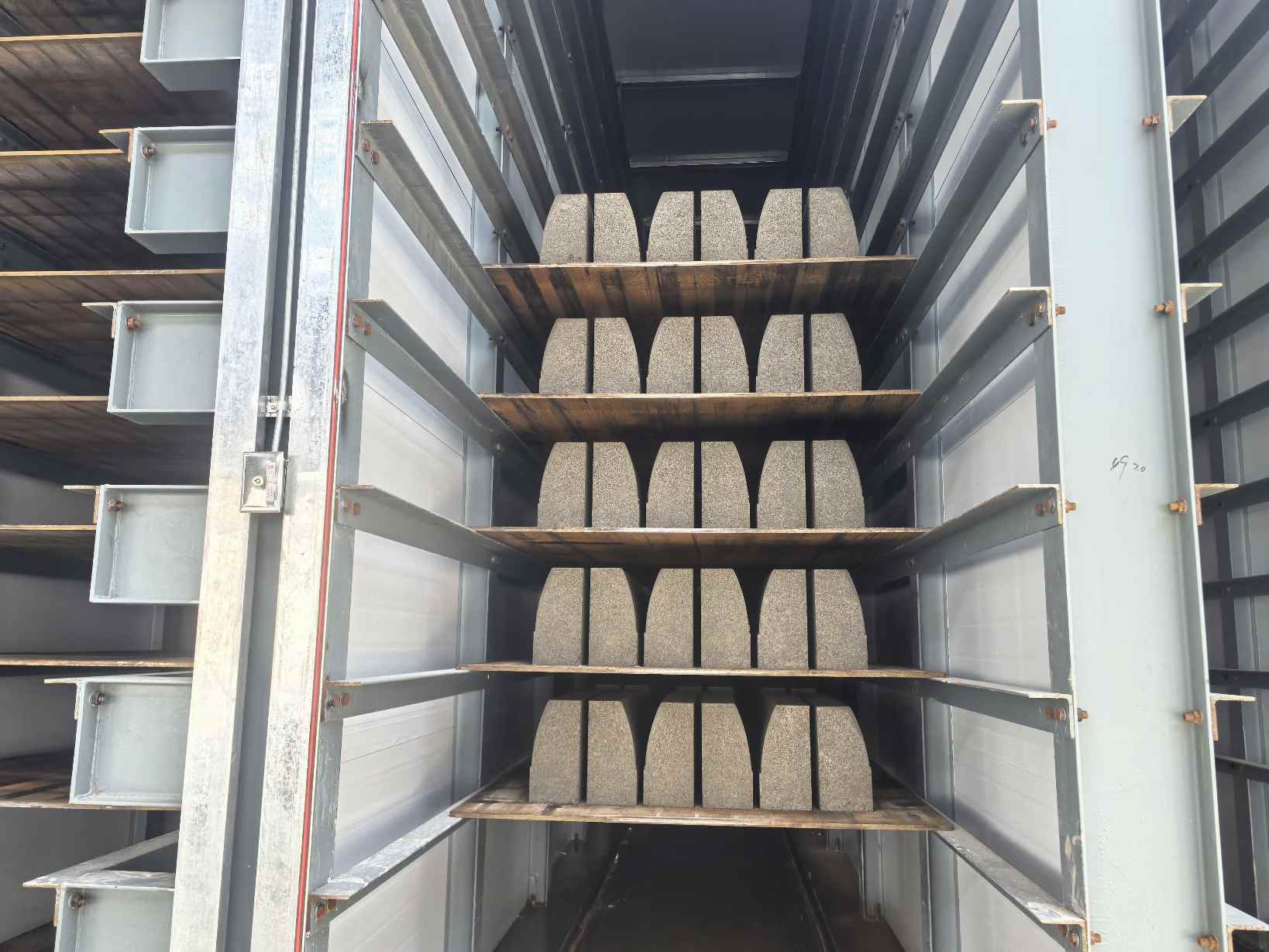 QT15 Fully Automatic High Capacity Curb Stone production line