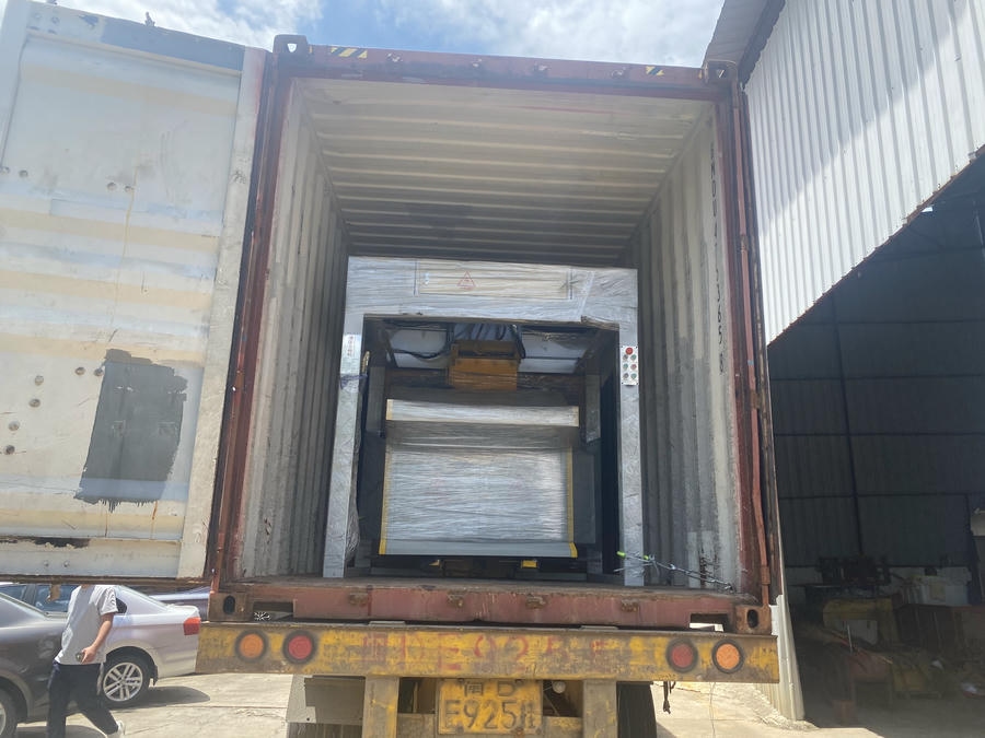 Electrical control cabinet loaded for Hawen QT4-15 automatic block making plant shipment