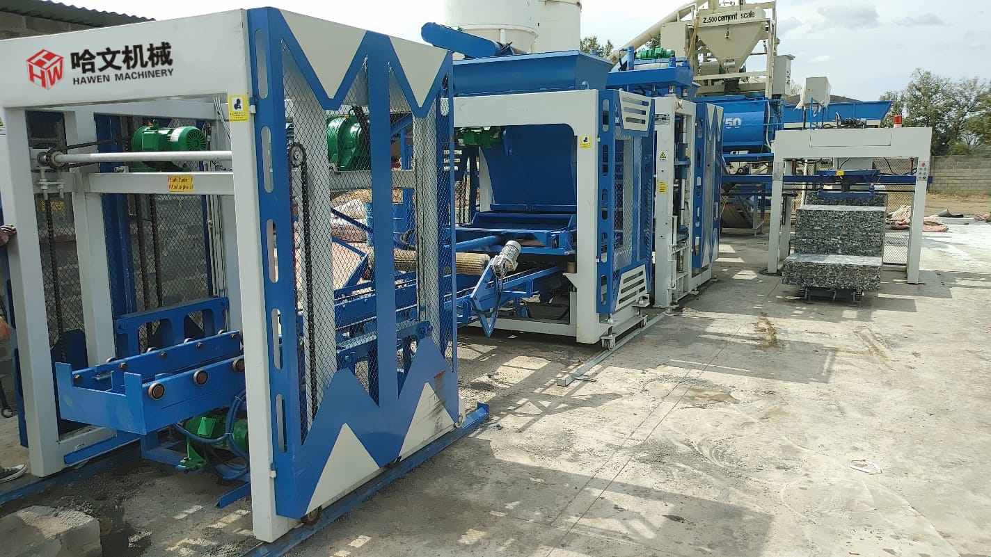 QT8-15 block making plant in South Africa_副本.jpg QT8-15 block making plant in South Africa_副本.jpg