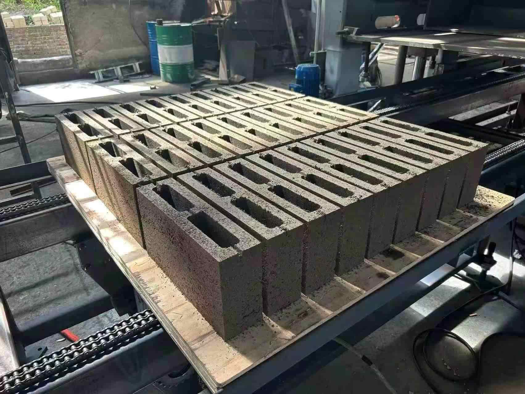 QT15 block production line trial production and factory testing