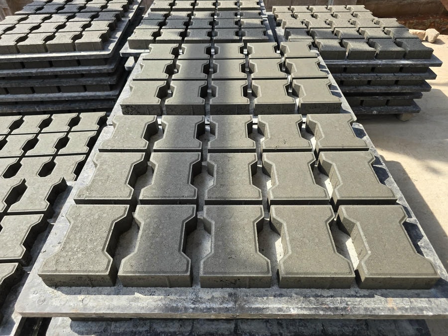 How to Prevent Mold Box Material Leakage in Concrete Block Machines