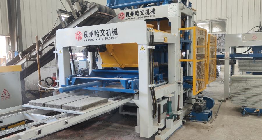 HAWEN automatic paver block machine with material feeding system