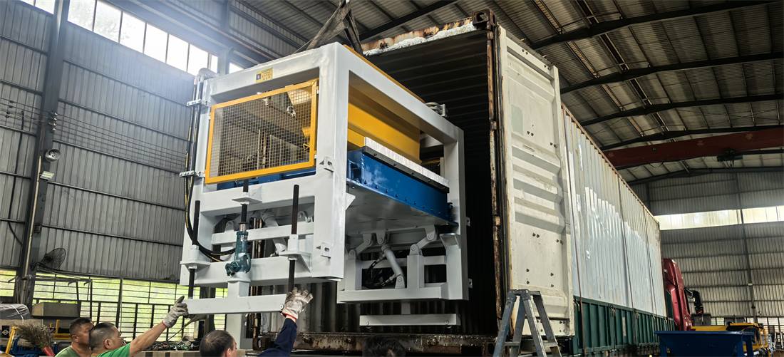 HAWEN Face Mix Device being loaded into container for Algeria QT12-15 block making plant